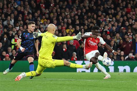 Arsenal 2 x 0 Sevilla .